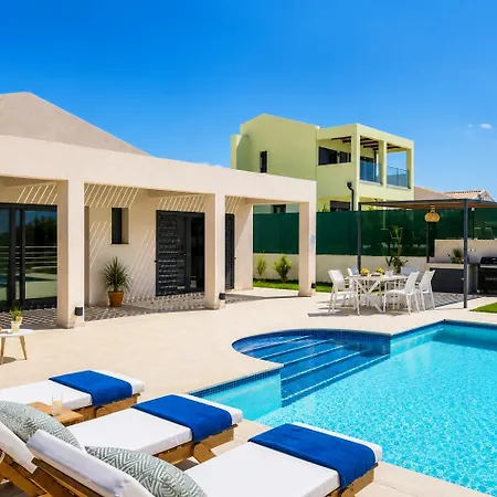 Pinelopi Tria Villa Kunópetra