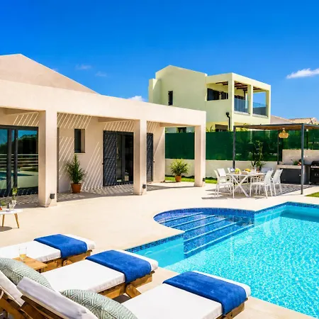 Villa Pinelopi Tria