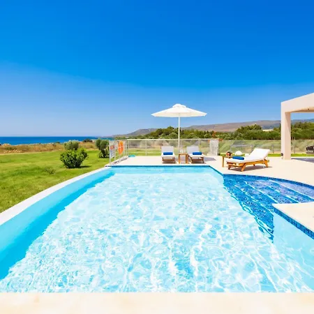 Villa Pinelopi Tria