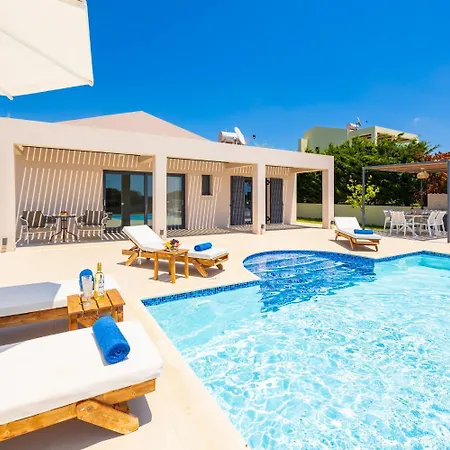 Pinelopi Tria Villa *