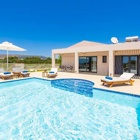 Villa Pinelopi Tria *